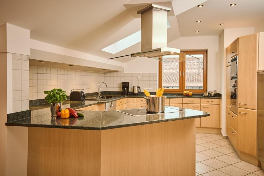 Hotel Seeblick & Ferienwohnung Bad Endorf Bagian luar foto