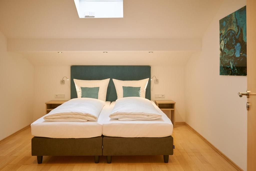 Hotel Seeblick & Ferienwohnung Bad Endorf Bagian luar foto