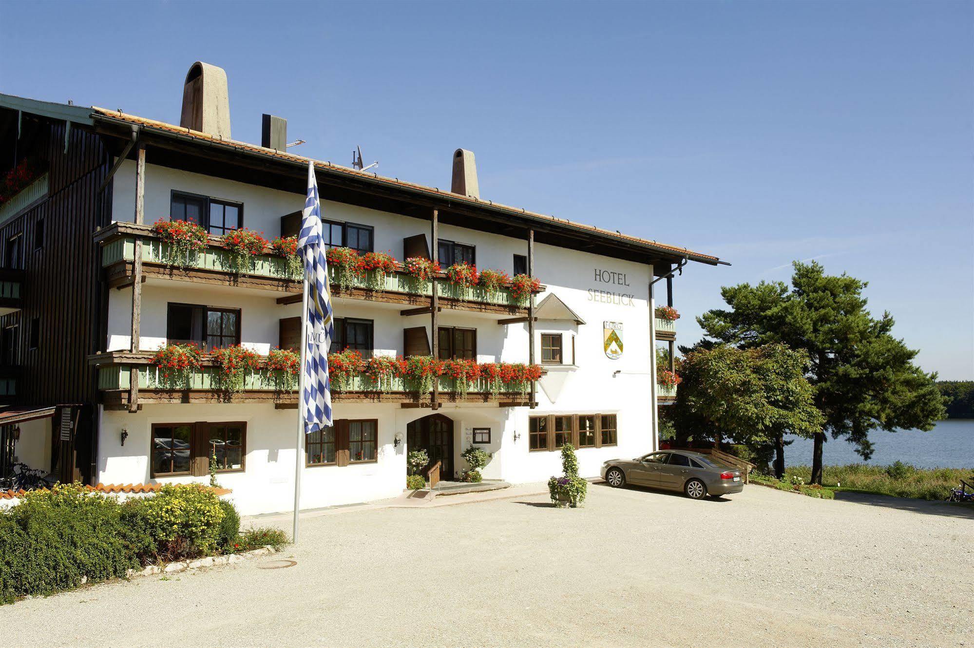 Hotel Seeblick & Ferienwohnung Bad Endorf Bagian luar foto