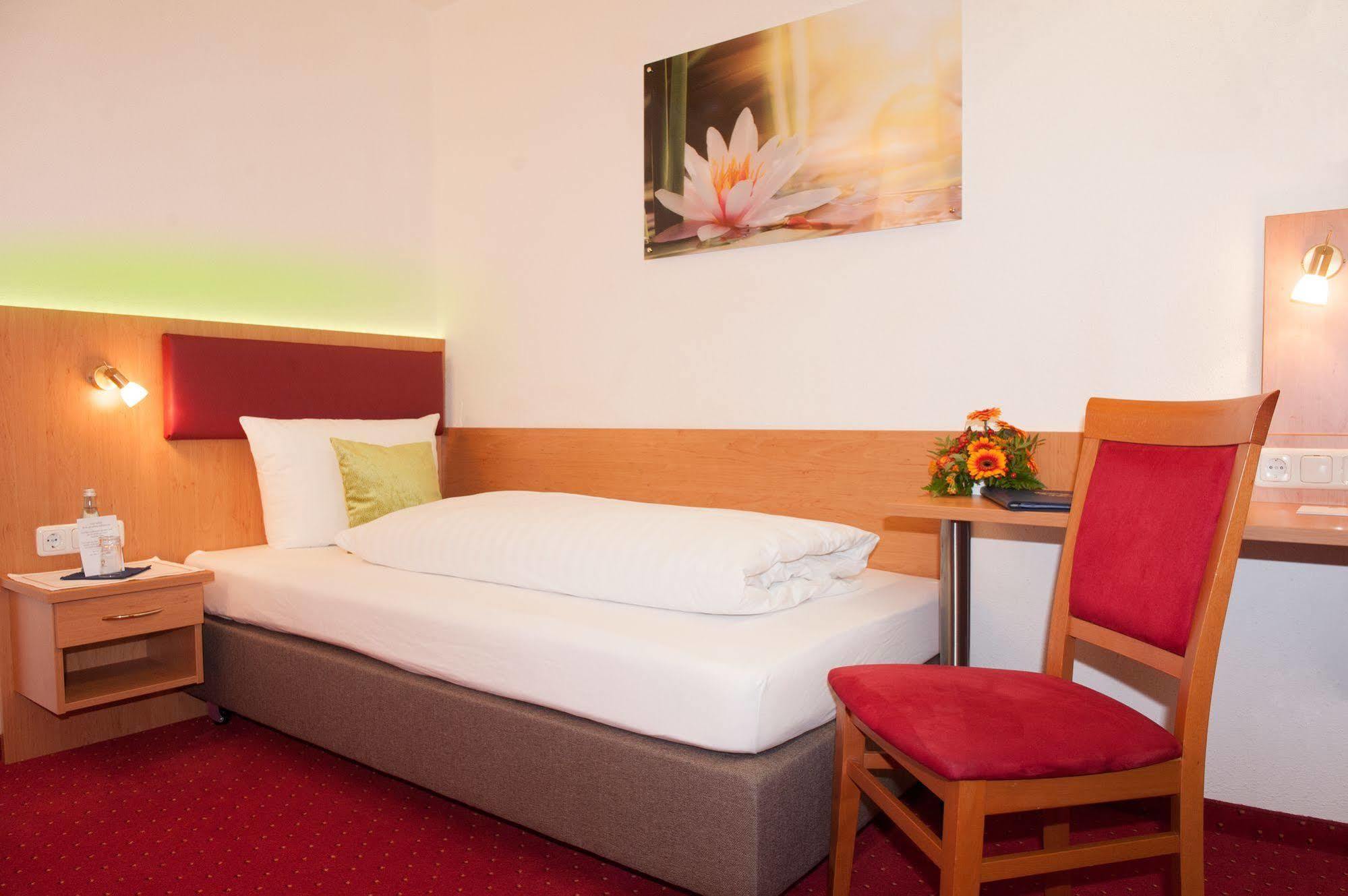 Hotel Seeblick & Ferienwohnung Bad Endorf Bagian luar foto