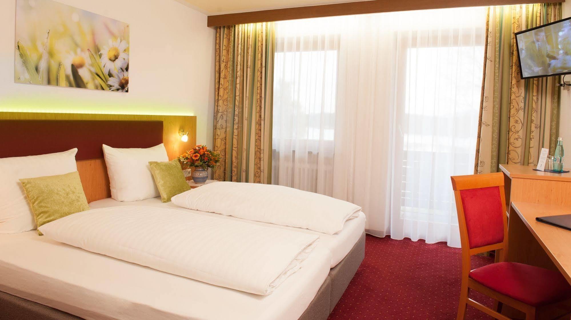 Hotel Seeblick & Ferienwohnung Bad Endorf Bagian luar foto